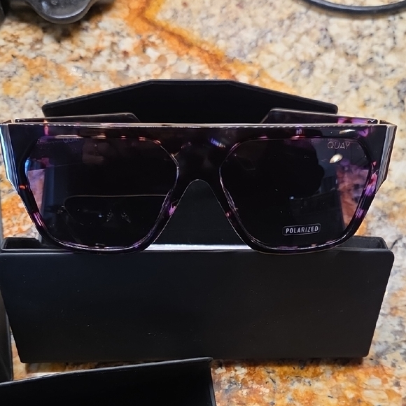 Quay Australia Sunglasses Set - Black and Brown